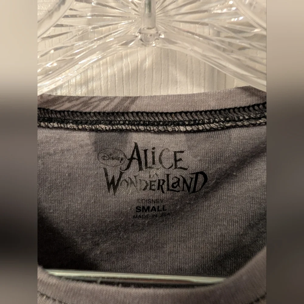 Disney Alice in Wonderland Gray Graphic T-Shirt Size S - Picture 5 of 5